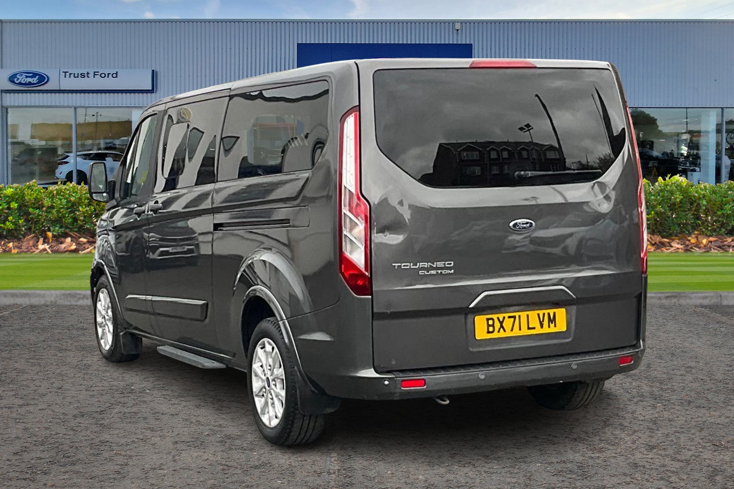 Ford TOURNEO CUSTOM Photo 1