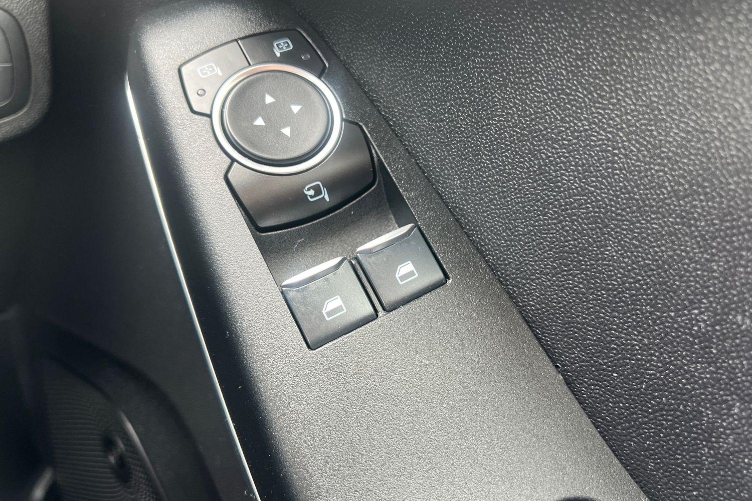 Ford FIESTA Photo 15