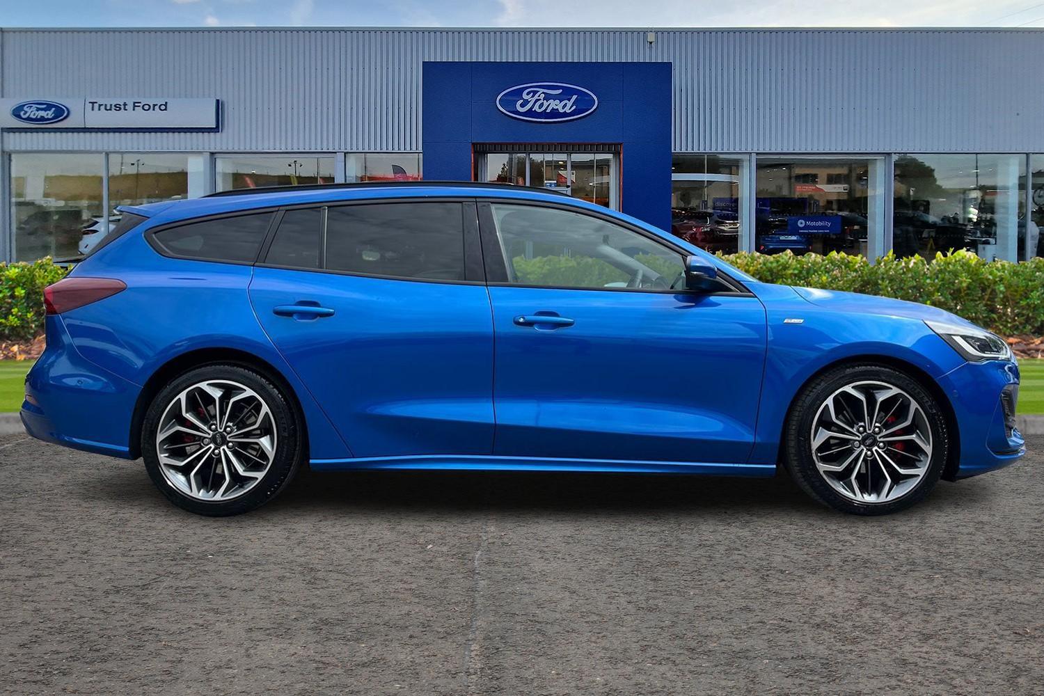 Ford FOCUS Photo 2