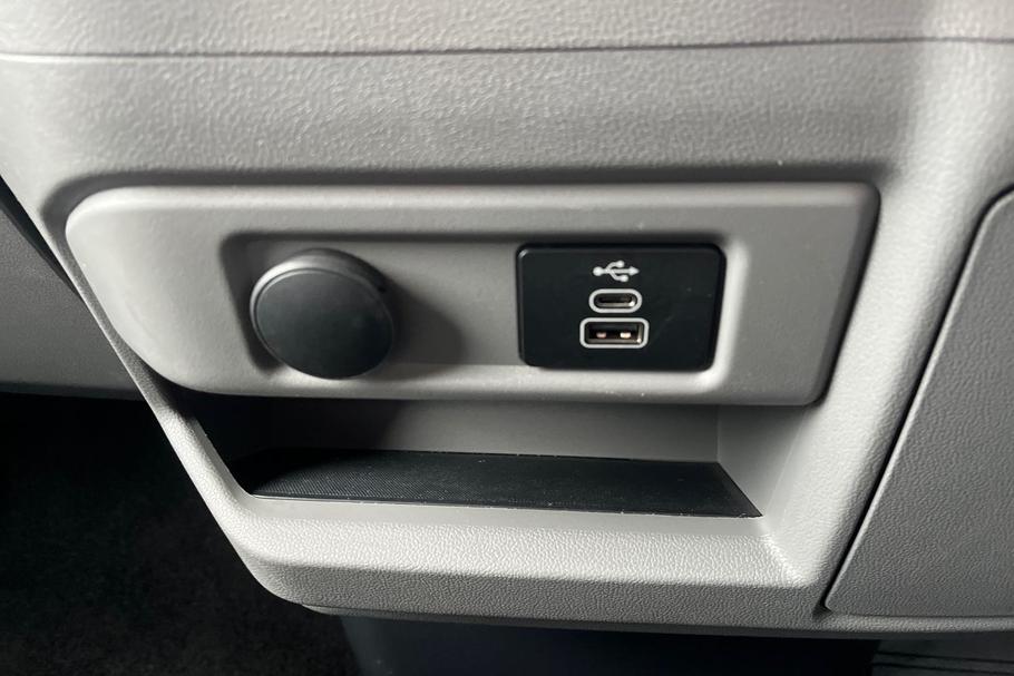 Used Ford TRANSIT CUSTOM WN75GFG 29