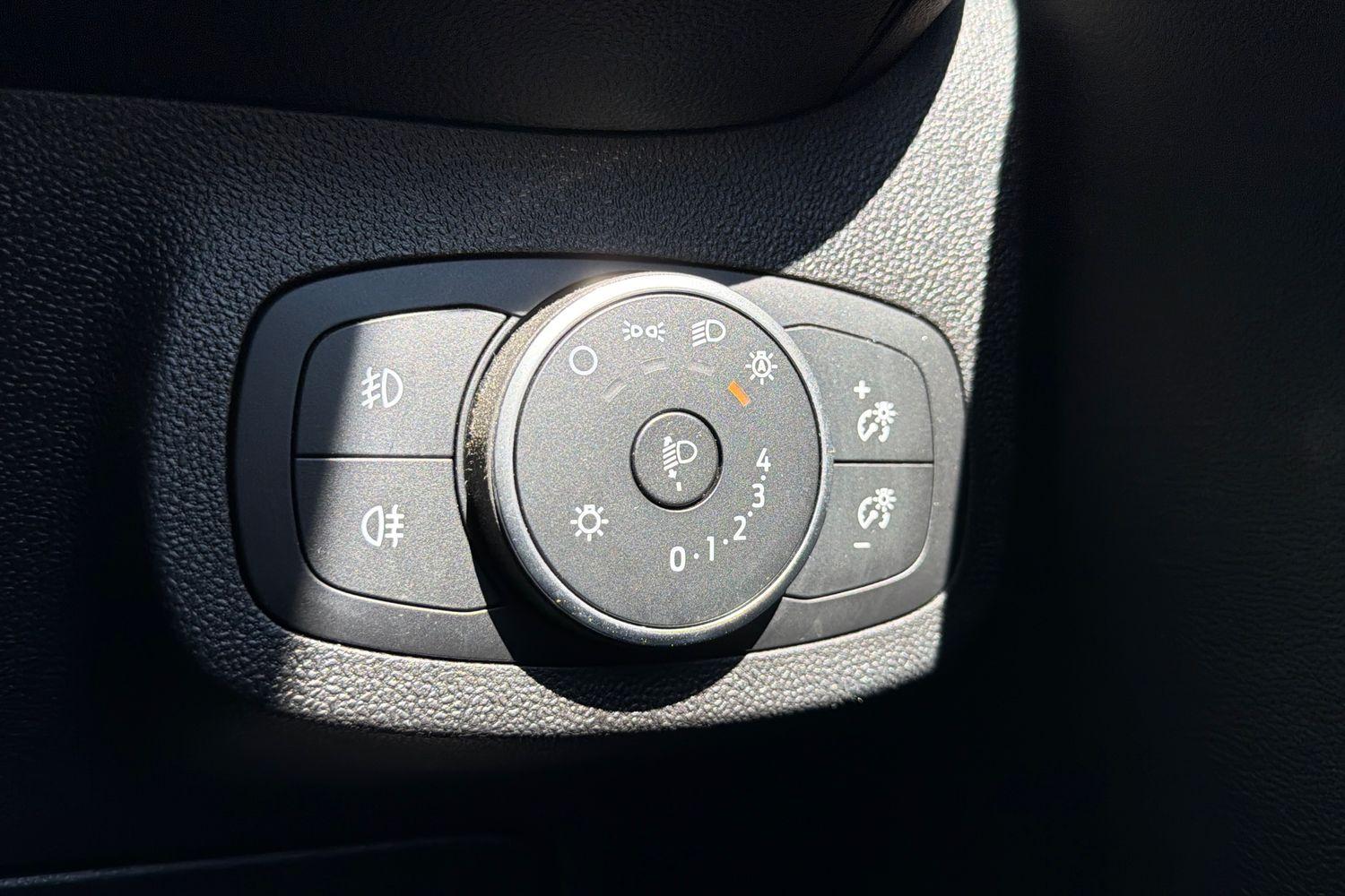 Ford FIESTA Photo 29