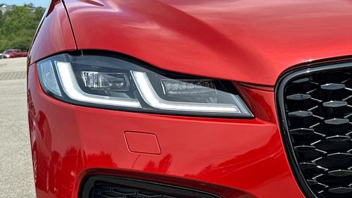 Jaguar F-PACE Photo autoimg-85dc80bf22890a4aa36de64fd43fdfea295233c8.jpg