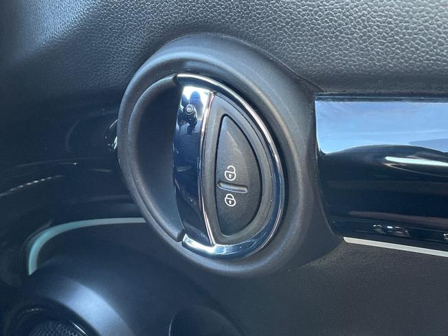 MINI Hatch Photo 35