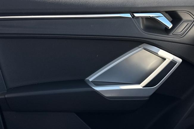 AUDI Q3 Photo 35