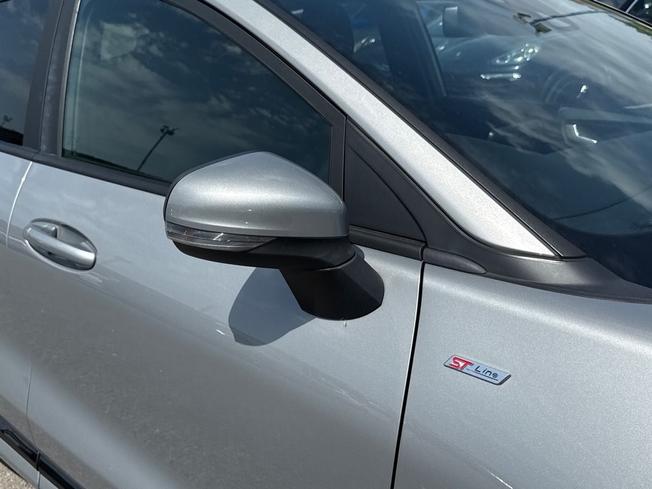 FORD Puma Photo 20