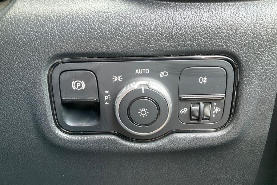 Mercedes-Benz VITO Photo autoimg-85e2fae15953bbe8ee3e8b599b882a1ff1be98cc.jpg