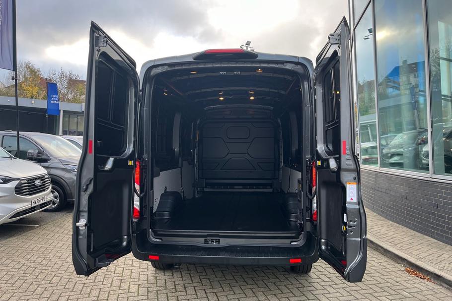 Used Ford E-TRANSIT 7