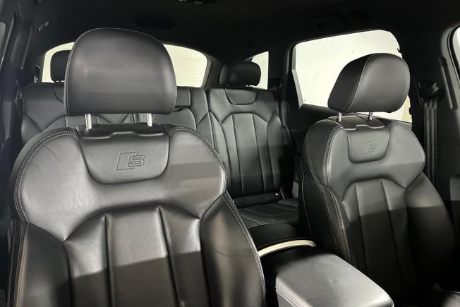 AUDI Q7 Photo 26