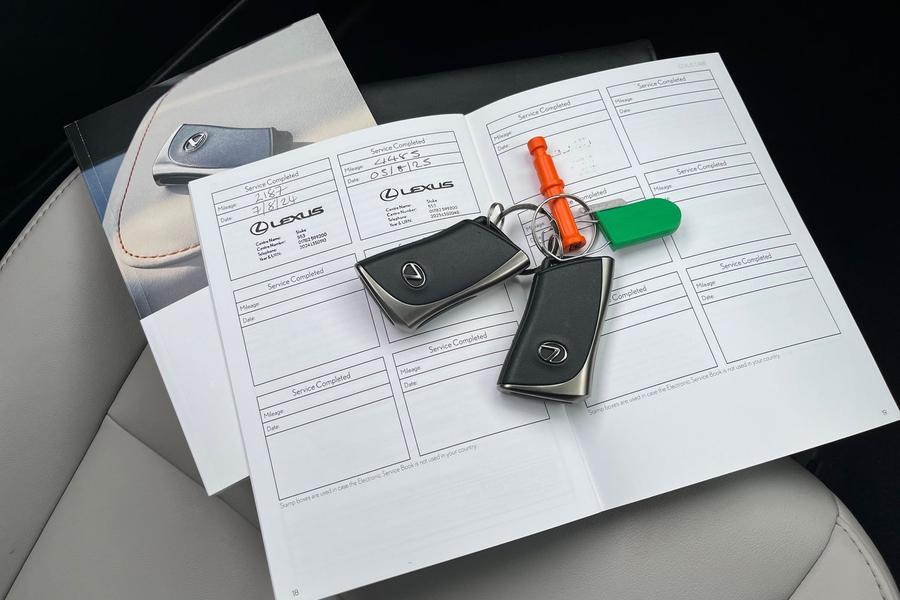 Lexus UX Photo autoimg-85e8deea4204ff2a6d6dacfe3065832de2efce17.jpg