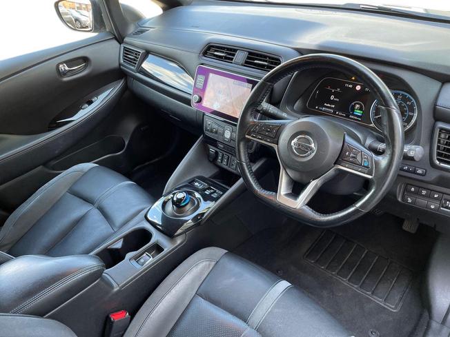 NISSAN Leaf Photo 6
