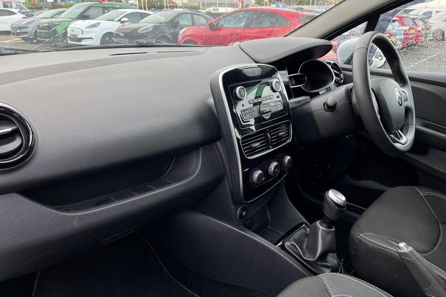 Renault CLIO Photo autoimg-85efd01ba70a2f7bb4886c812b19c875e6a657a1.jpg