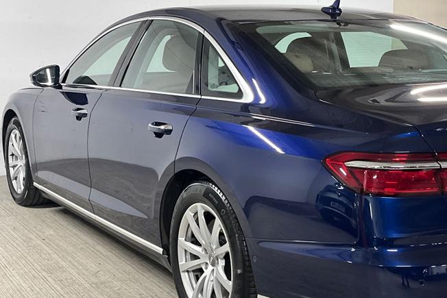 AUDI A8 Photo 33