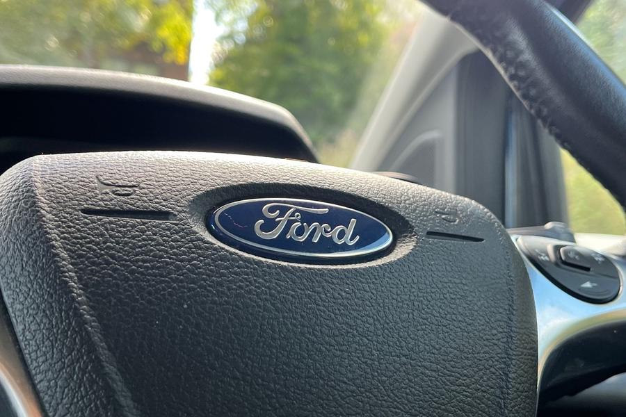 Ford Tourneo Connect Photo autoimg-85f6f9b6e4ee06fa803e2b073069998ee784874d.jpg
