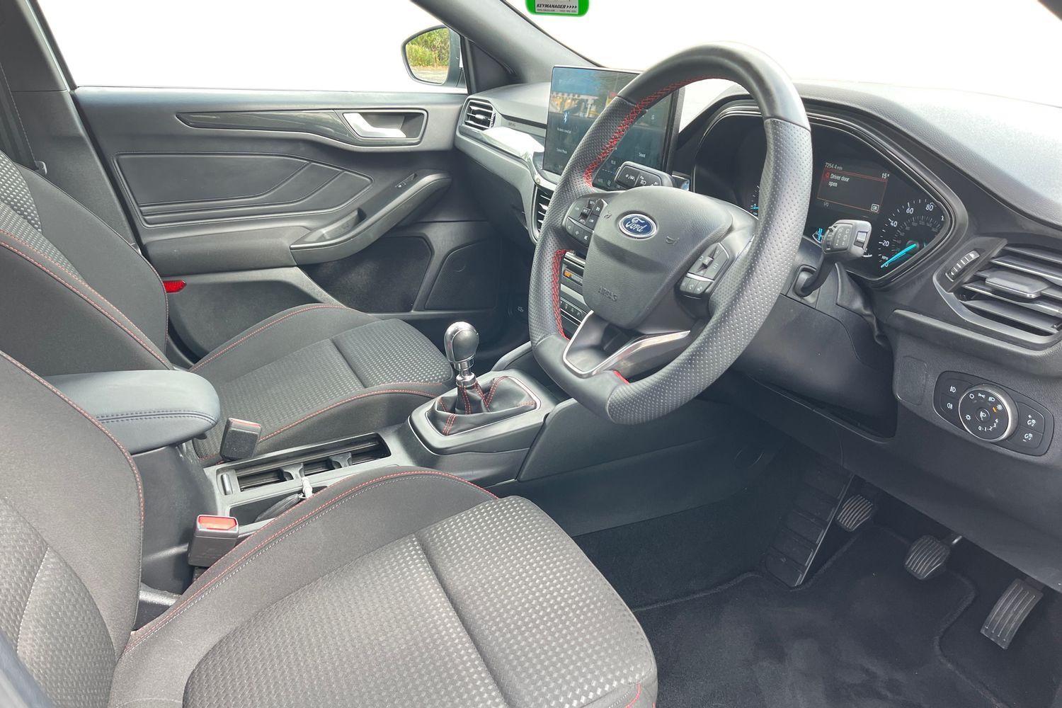 Ford FOCUS Photo 8