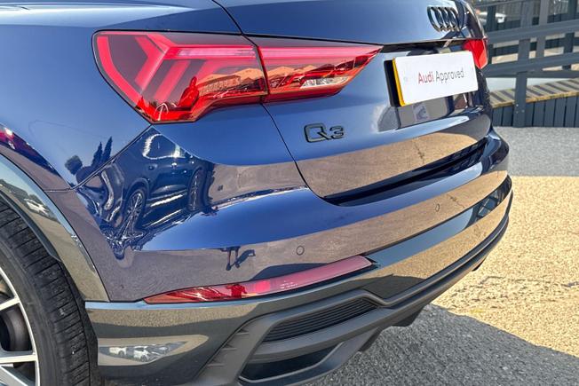 AUDI Q3 Photo 28