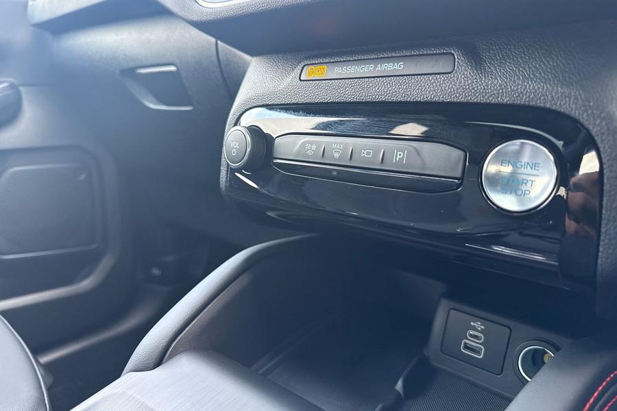 Ford KUGA Photo autoimg-860cf38162f4cc448e19342488c073454c95561f.jpg