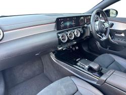 MERCEDES-BENZ CLA Photo 2
