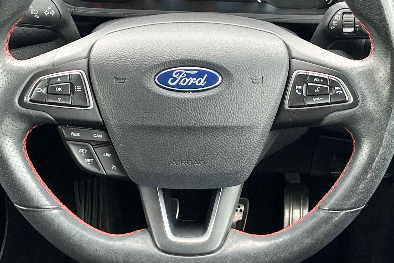 Ford EcoSport Photo 11