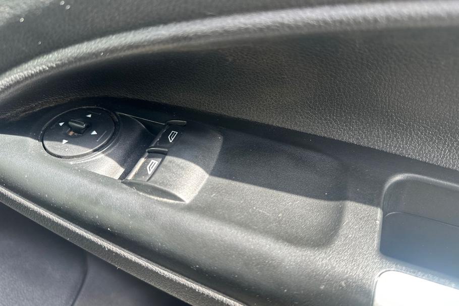 Used Ford Transit Connect MT18LNJ 14