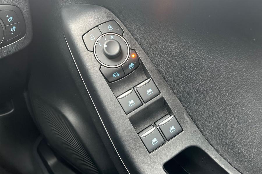 Ford PUMA Photo autoimg-86194f38e11e7a533351040ed821157649b59fcf.jpg
