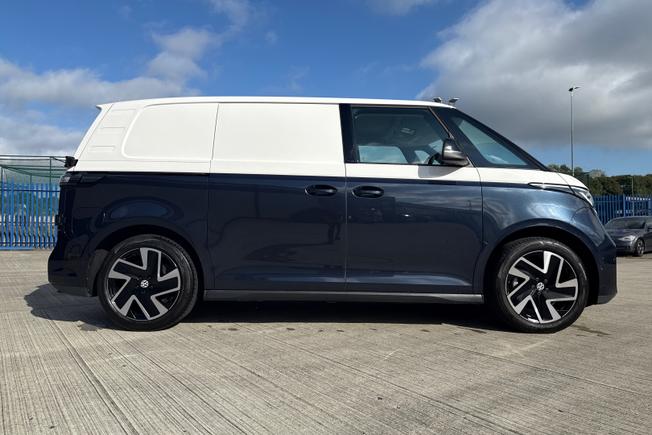 VOLKSWAGEN ID. Buzz Cargo Photo 28