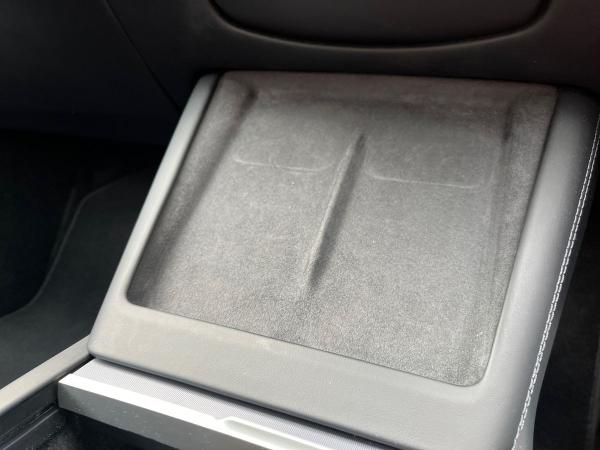TESLA Model 3 Photo autoimg-8619a8933d5614a4bf230eb72f82478060080216.jpg