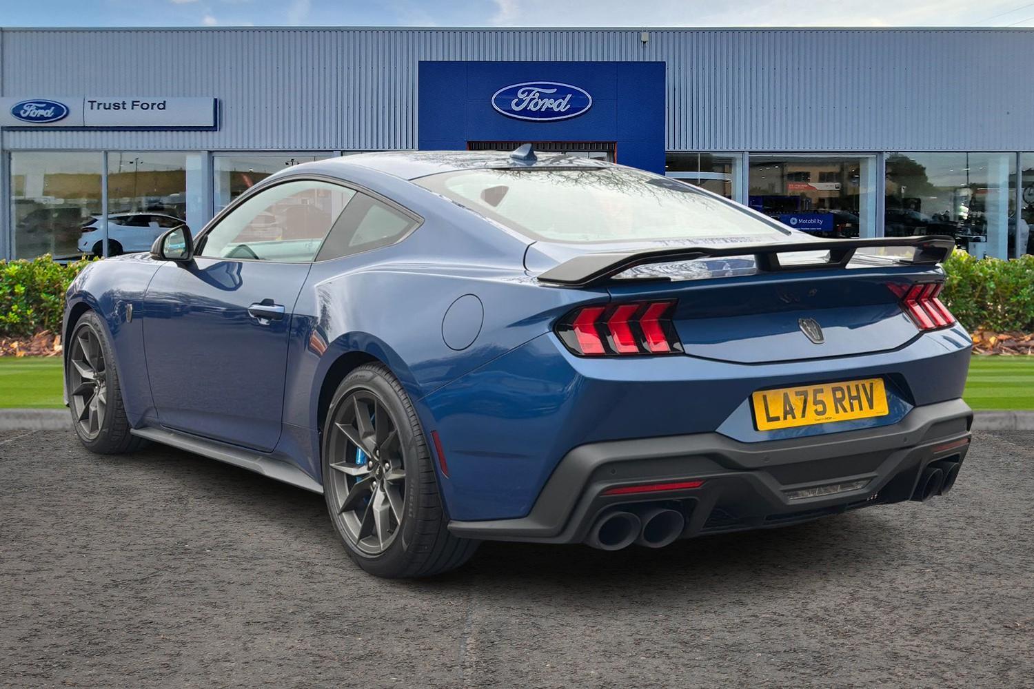 Ford MUSTANG Photo 1