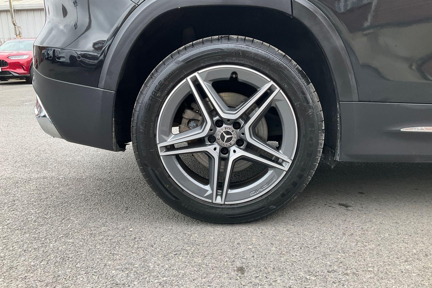Mercedes-Benz GLB Photo 7