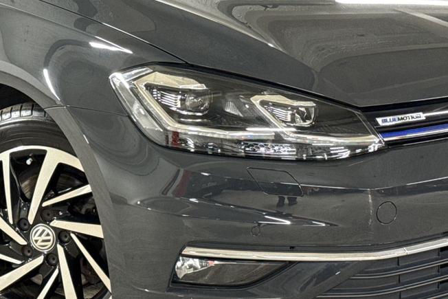 VOLKSWAGEN Golf Photo 19