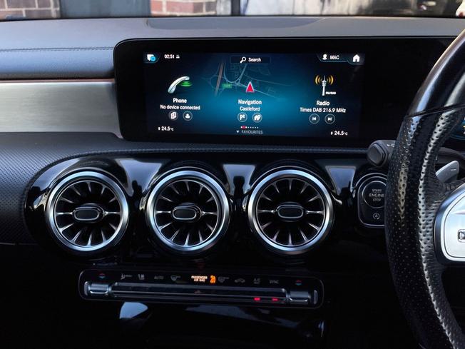 MERCEDES-BENZ CLA Photo 14