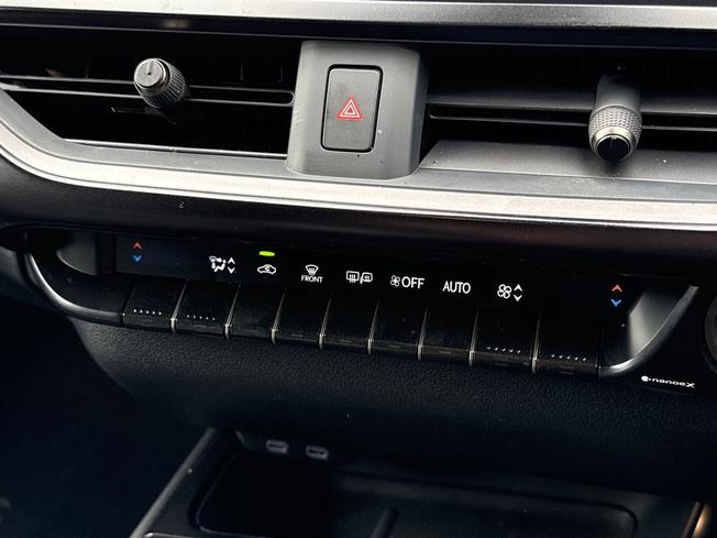 LEXUS Ux Photo 54