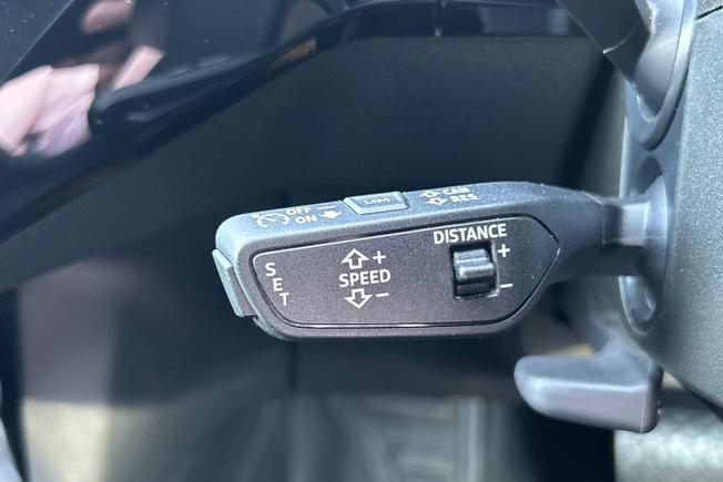 Audi e-tron S Photo 54