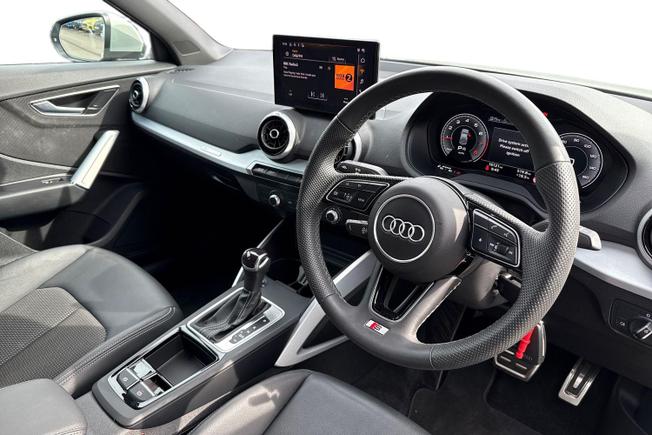 AUDI Q2 Photo 6