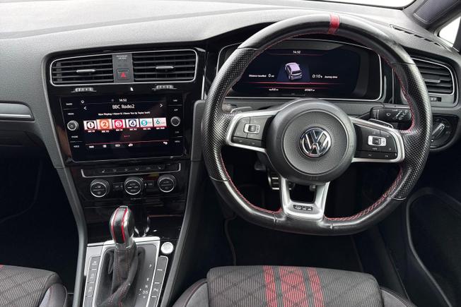 Volkswagen Golf Photo 11