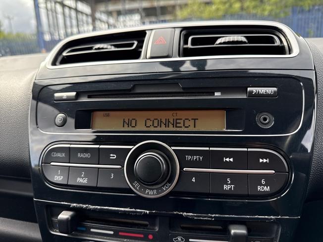 MITSUBISHI Mirage Photo 14