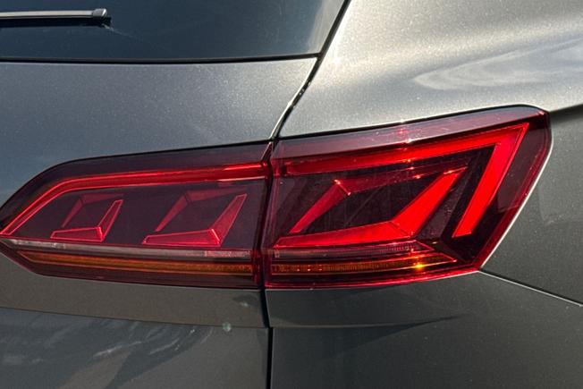 VOLKSWAGEN Touareg Photo 18
