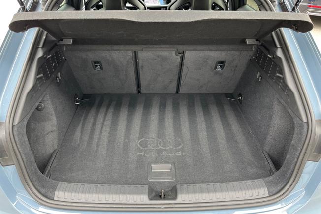 AUDI RS3 Photo 12