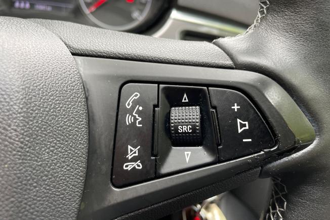 VAUXHALL Corsa Photo 17