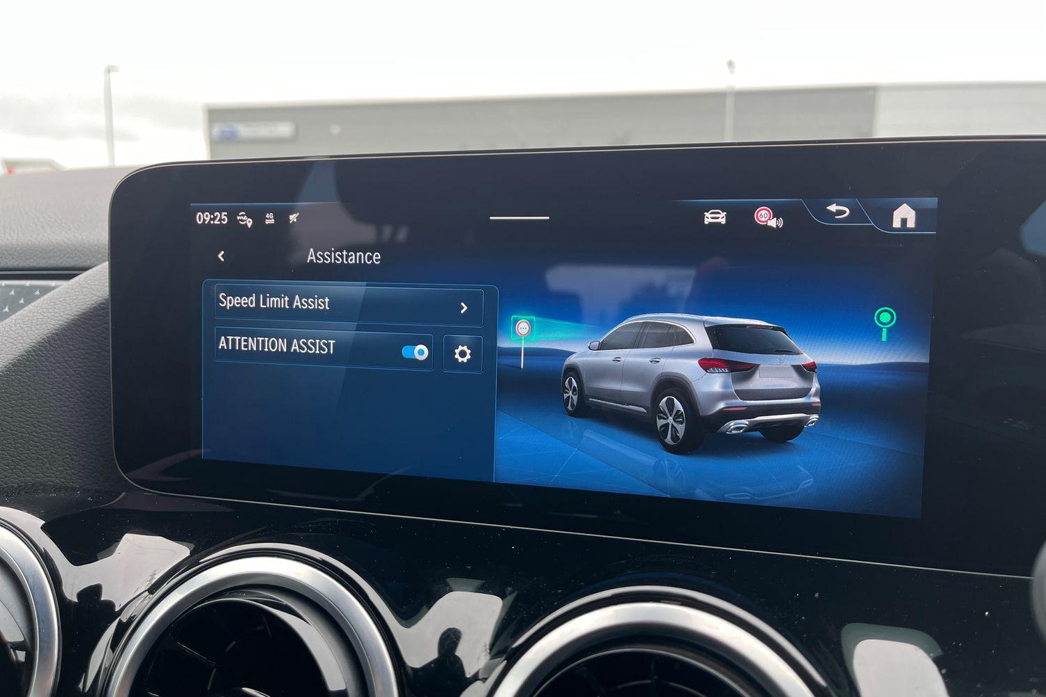 Mercedes-Benz GLA Photo 26