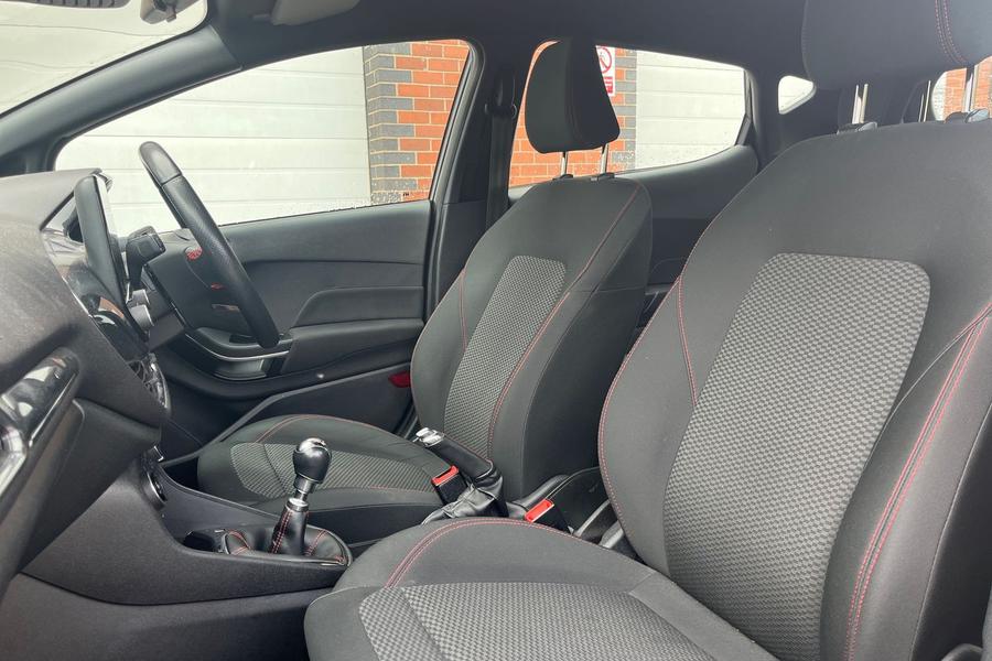 Ford FIESTA Photo autoimg-86465e3b5039cdcae38ee180d8d4a6b23c16d57d.jpg