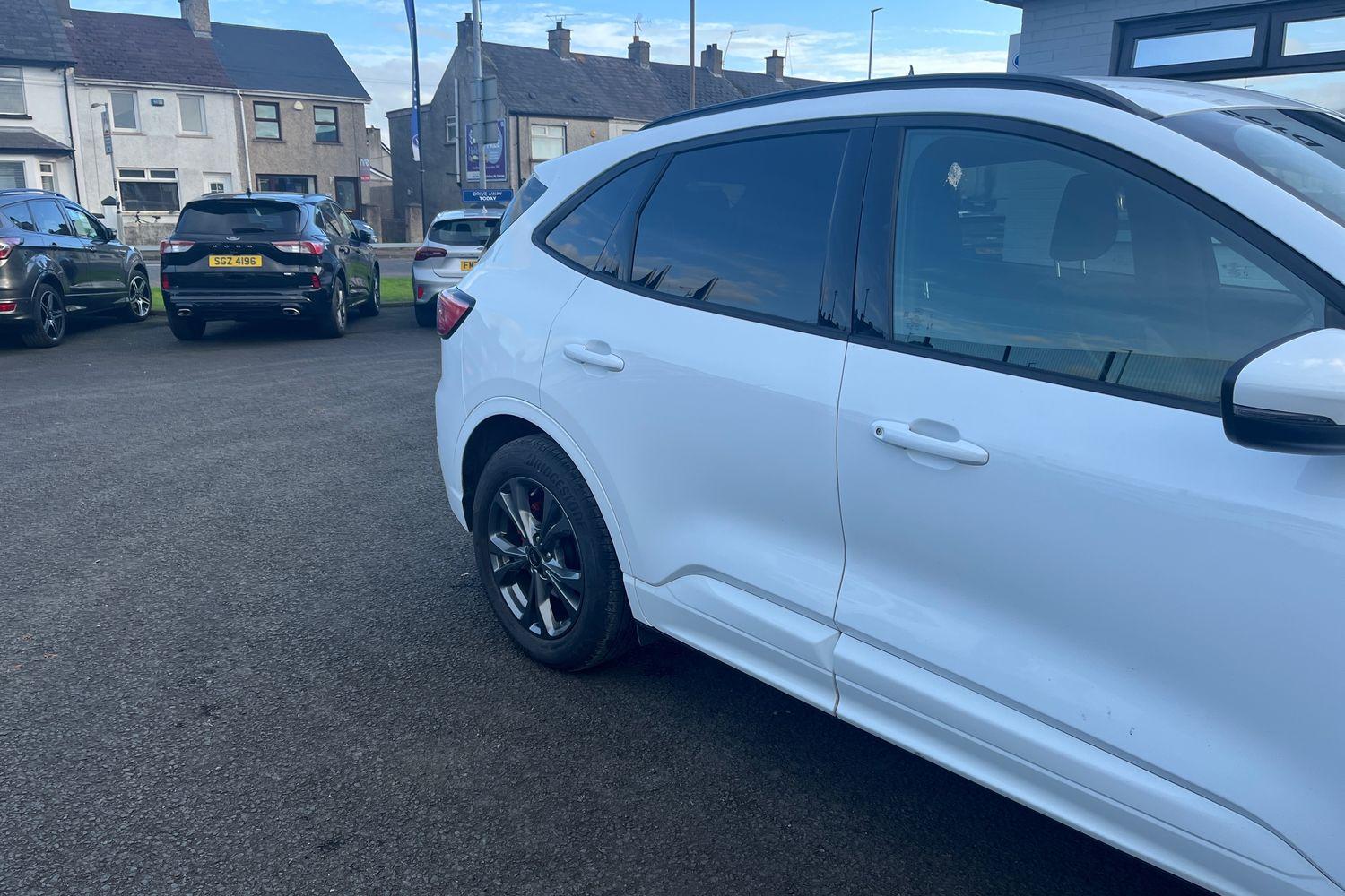 Ford KUGA Photo 35