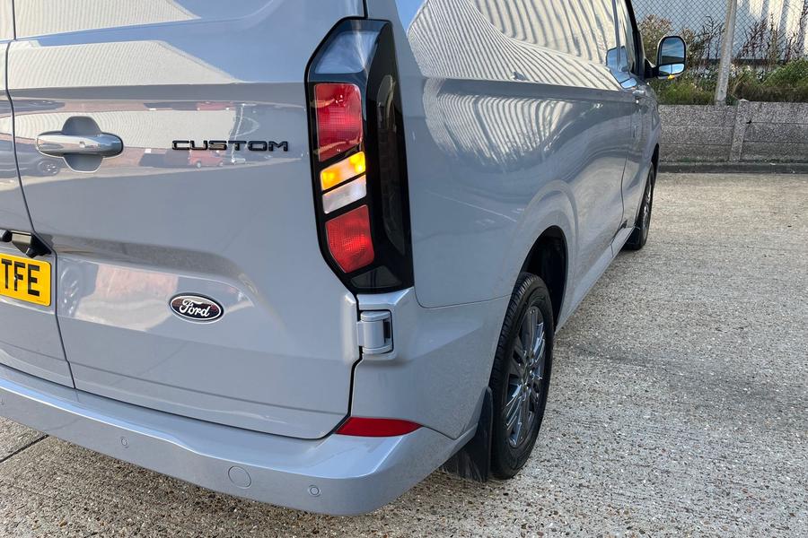 Ford TRANSIT CUSTOM Photo autoimg-864ab246e1912c8d9e89a15084065c03f919d534.jpg