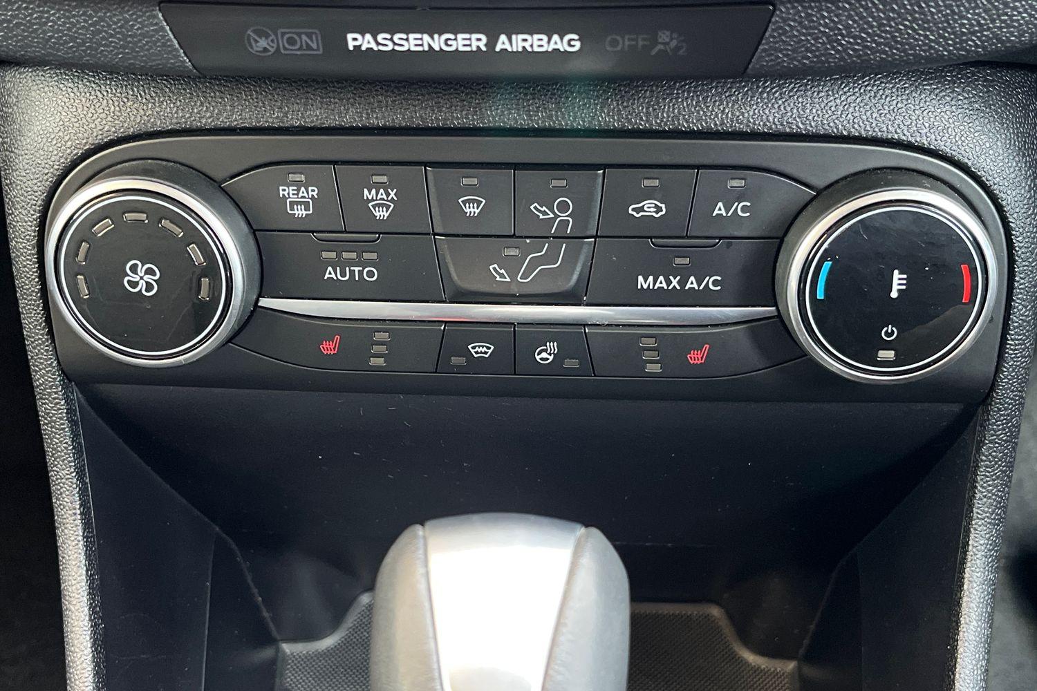 Ford FIESTA Photo 26