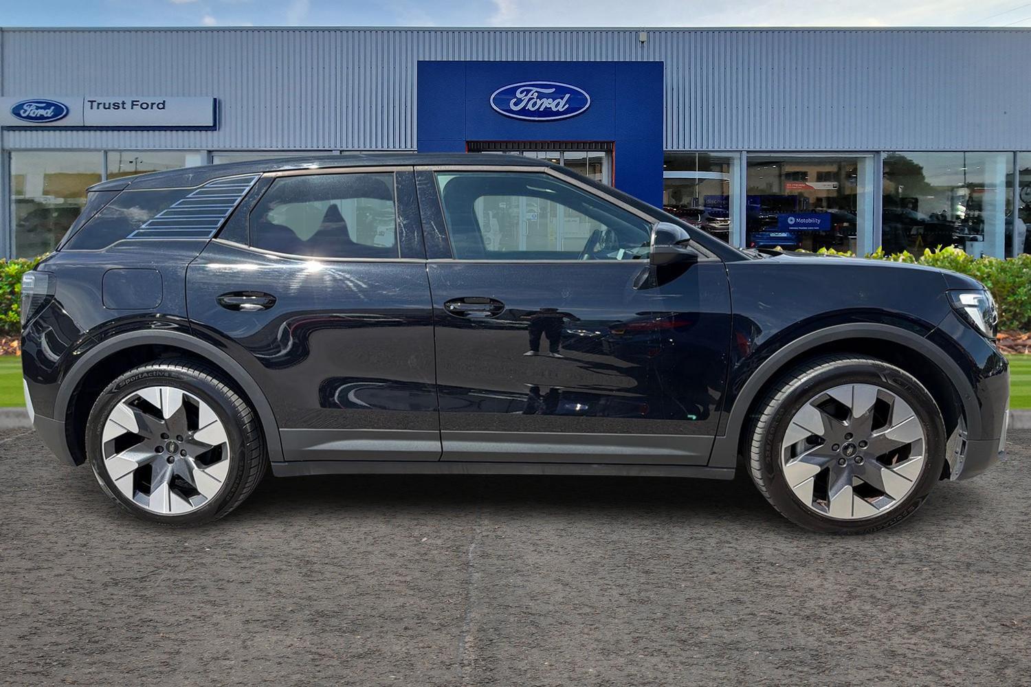 Ford EXPLORER Photo 2