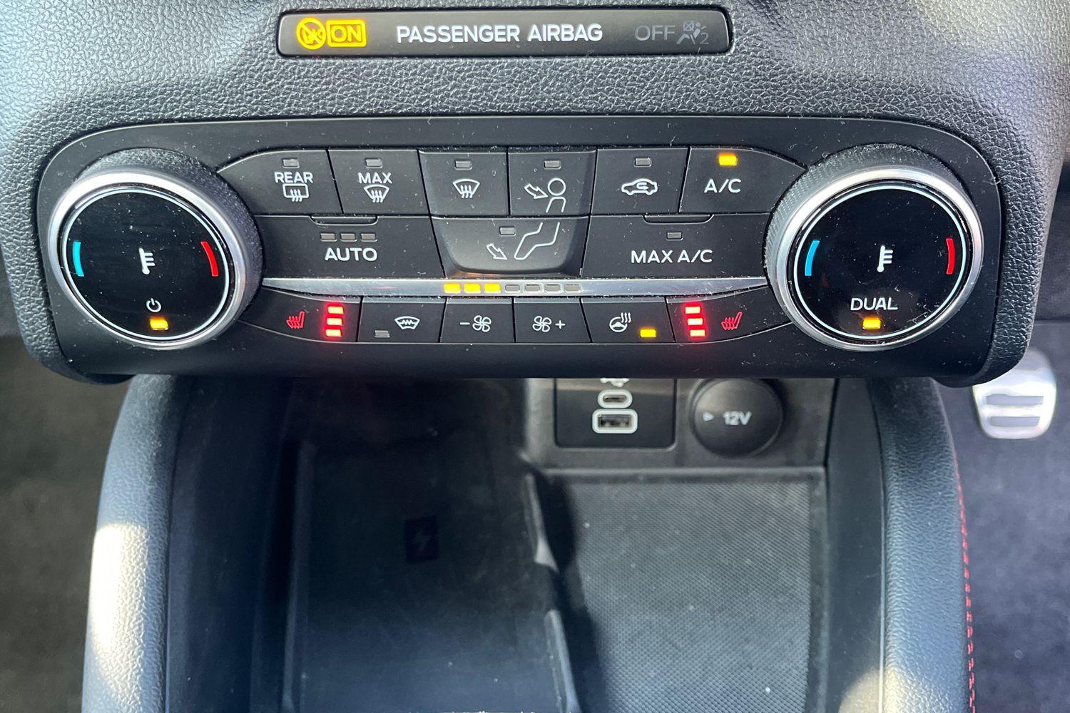 Ford KUGA Photo 40