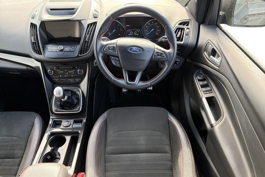 Ford KUGA Photo autoimg-864e0dce7a495a9eea21bf0c9a1d506d151ecf6e.jpg
