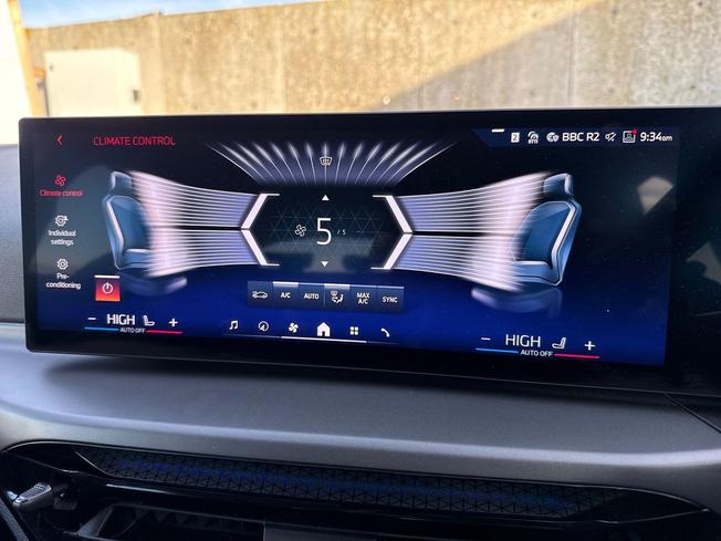 BMW I4 Photo 32