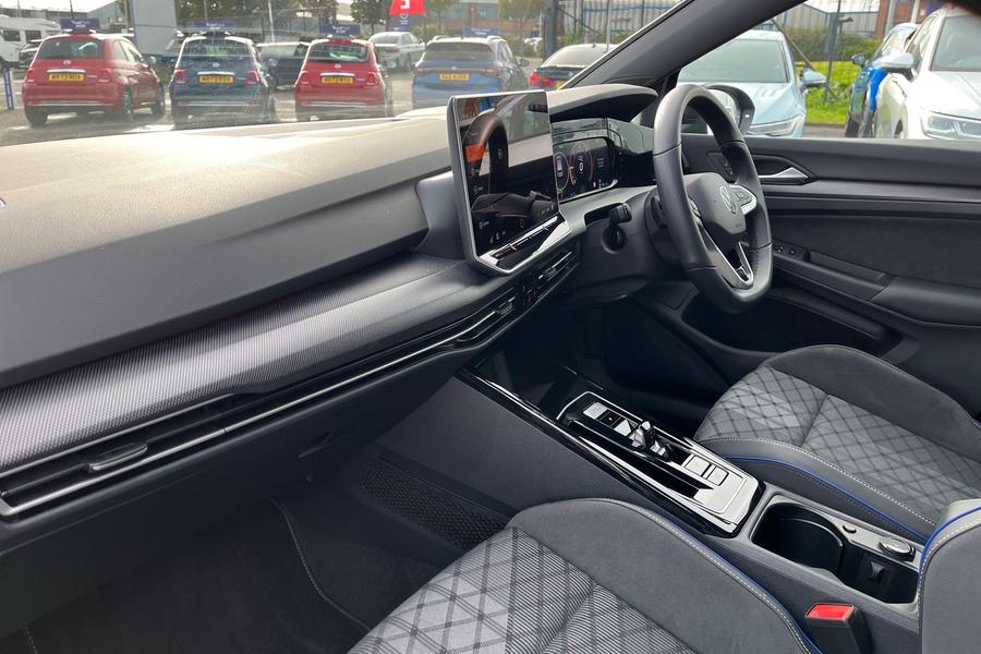 Volkswagen GOLF Photo autoimg-86537299f60f460f0aad3369ed884e9a30f271ed.jpg