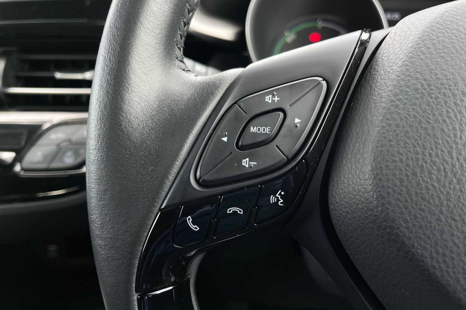 Toyota C-HR Photo 33