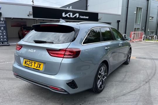 Kia Ceed Photo autoimg-8653de3102f8c9af2a0b5d37fbad54372086e70e.jpg